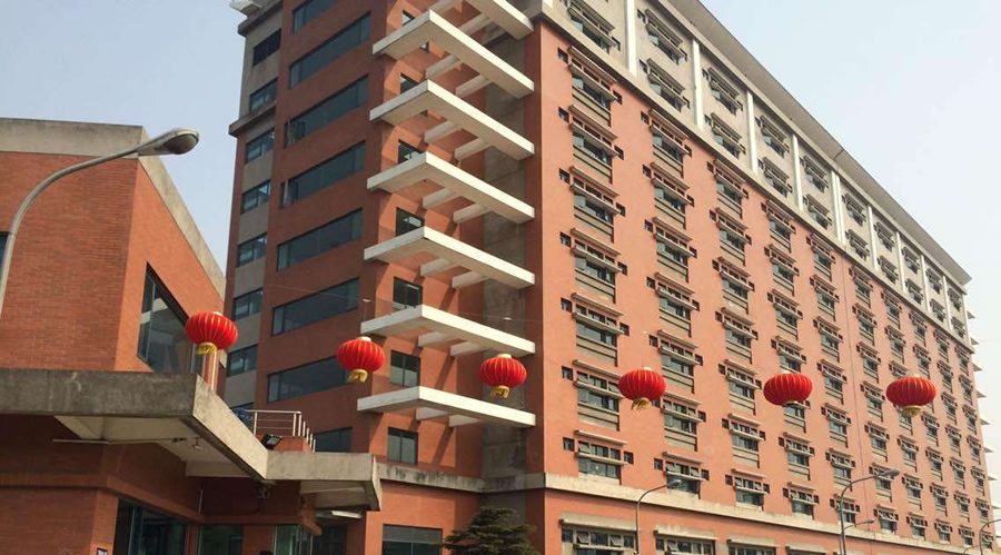 下班外出就餐后返回公司宿舍途中发生交通事故死亡不属于工伤