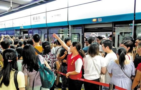 劳动者怎样才算“加班”？业内人士呼吁完善认定标准