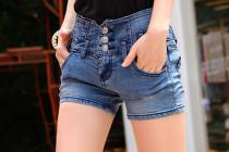 员工穿短裤上班违反规章制度遭解雇，因证据不足公司被认定违法解除赔钱