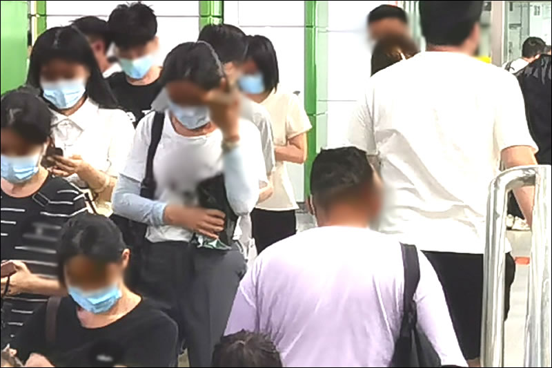 已达到退休年龄劳动者被终止合同，即便未享受退休待遇亦无经济补偿